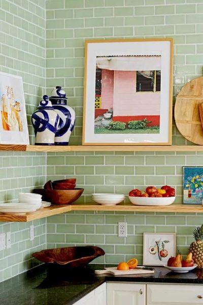 Farmhouse kitchen shelf styling tips