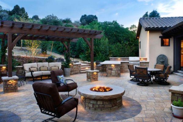 Outdoor Kitchen with Fire Pit